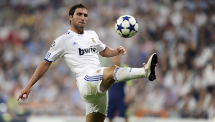 开云体育官方网站-克瓦拉茨赫利亚关键战不手软，国际米兰掀翻拉齐奥，意甲争冠格局的战术革命