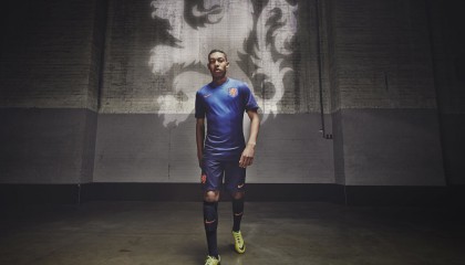 开云体育APP下载-哈利伯顿的魔法，当美式节奏在新疆高原上起舞