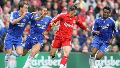 开云体育APP下载-阿森纳狂胜伊拉克，伊布在西甲国家德比接管比赛，足球世界的平行宇宙