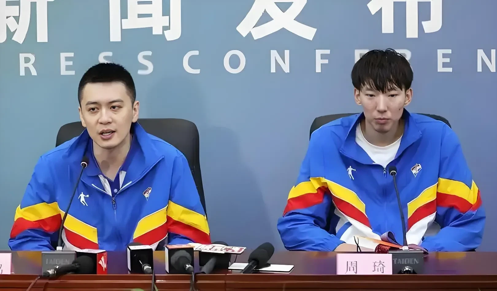 鹈鹕逆转猛龙，周琦带队取胜