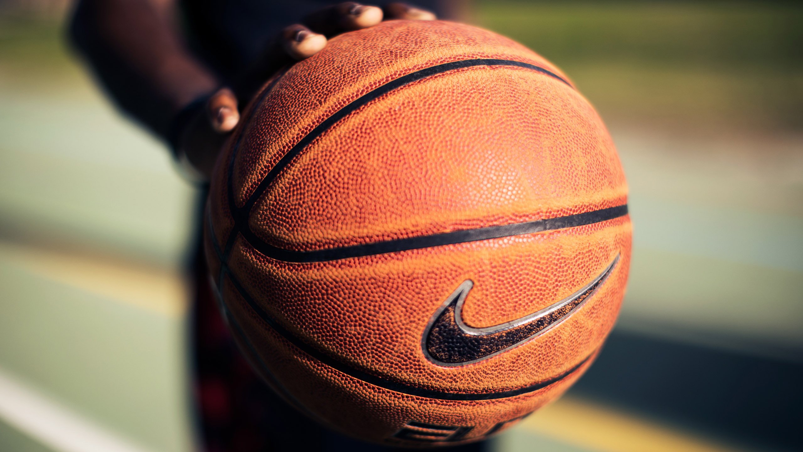 橙色风暴席卷雷克雅未克，荷兰横扫冰岛，阿诺德闪耀全场，范加尔临场调整彰显大师风范